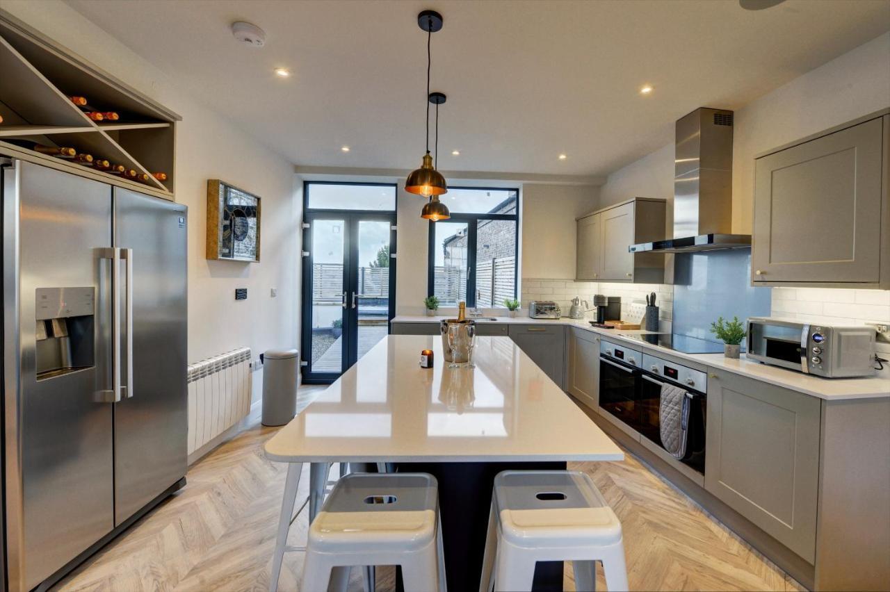 The Penthouse - Allocated Parking With City Views 리펀 외부 사진