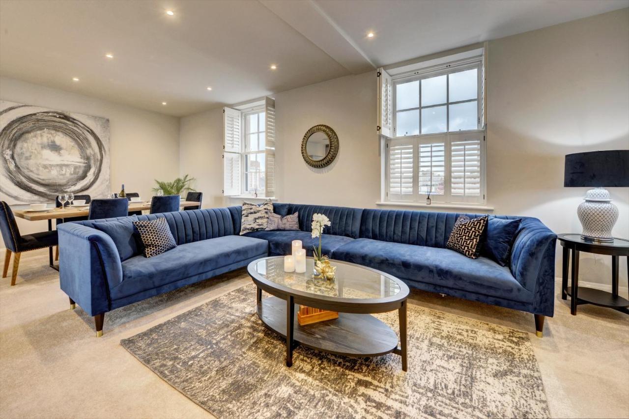 The Penthouse - Allocated Parking With City Views 리펀 외부 사진